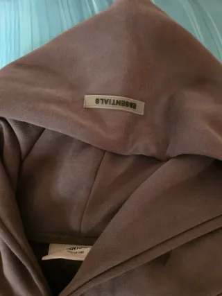 Sudadera Essentials sin estrenar