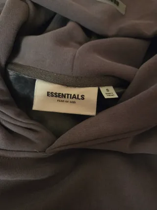 Sudadera Essentials sin estrenar