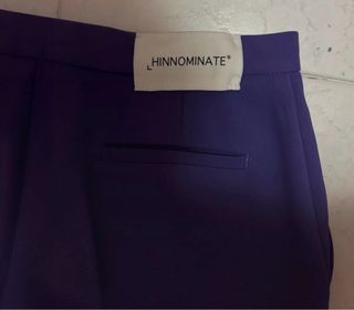 Pantaloni eleganti a zampa viola molto versatile