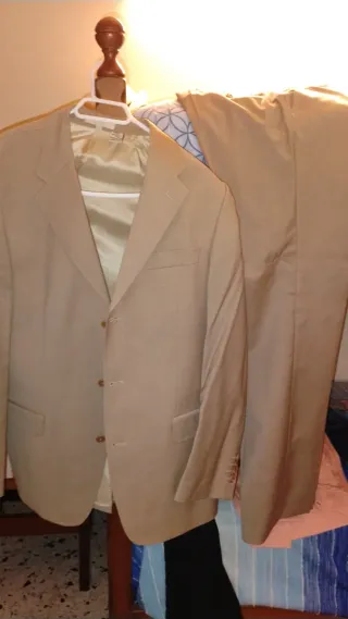 Traje de hombre Zara beige