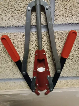 Encorchadora manual para botellas