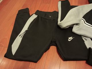 Conjunto deportivo Nike gris y negro
