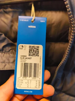 Chaqueta Adidas Gris con Capucha