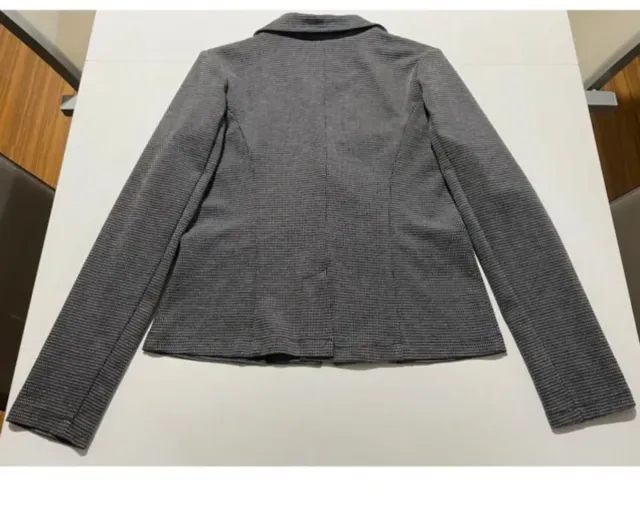 Blazer gris con rayas finas