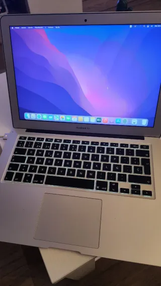 MacBook Air 13 Plata AVERIADO
