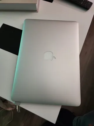 MacBook Air 13 Plata AVERIADO