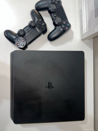 PS4 Slim 500gb + 2 mandos