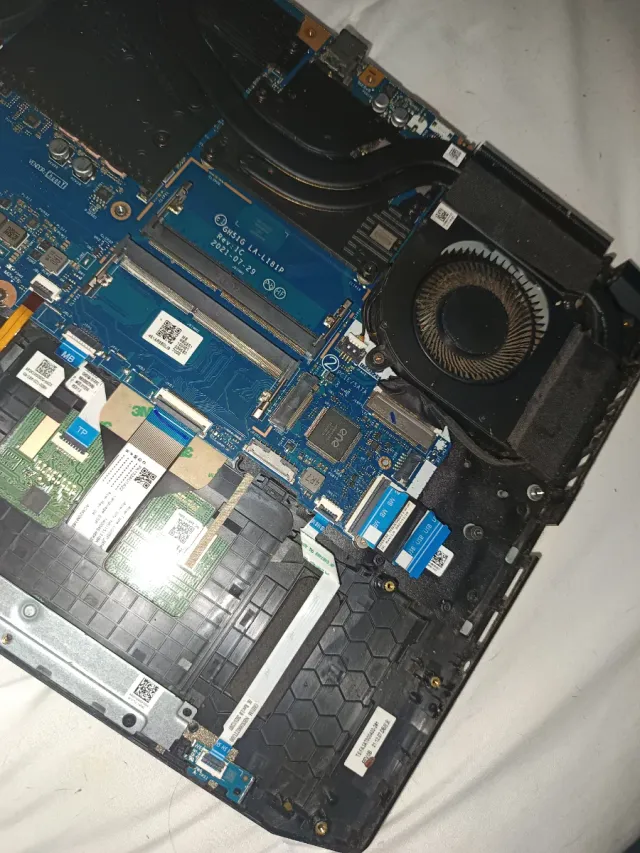 Componenti Acer Nitro 5 - Carcasa, Schermo, Tastiera