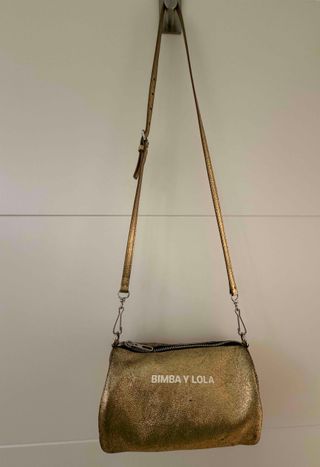 Lote Bolso Bimba y Lola piel piedra + bolso dorado