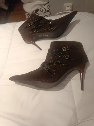 Botines tacón marrones talla 40