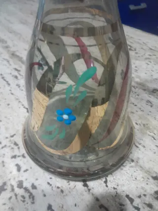 Bottiglia vintage decorata con tappo