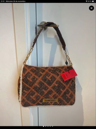 Bolso nuevo con etiqueta de carolina herrera