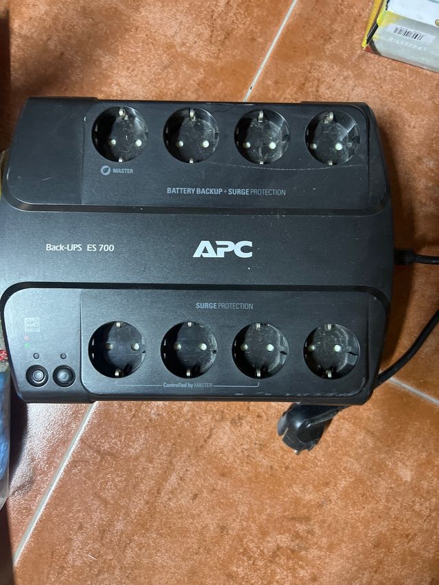SAI APC Back-UPS ES 700