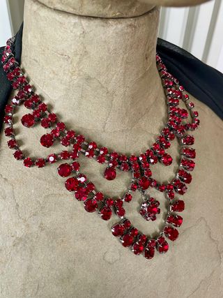 Collana vintage strass rossi