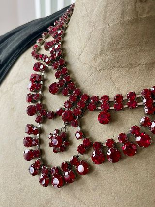 Collana vintage strass rossi