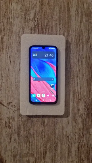 Samsung Galaxy A40 Economico con AMOLED 128GB/4GB RAM