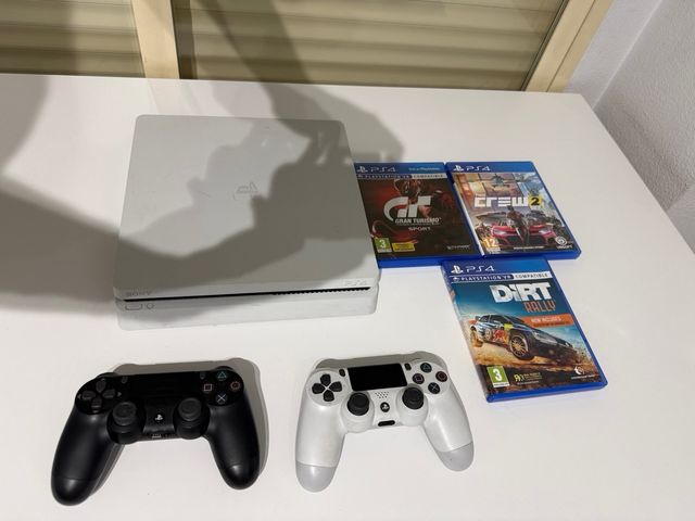 PS4 Slim Blanca + 3 Juegos