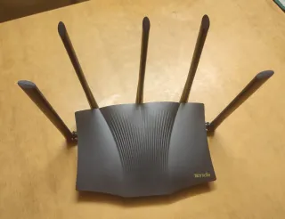 Router Tenda nero 5 antenne