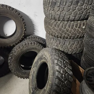 Neumático BFGoodrich Mud Terrain 35x12.5 R15