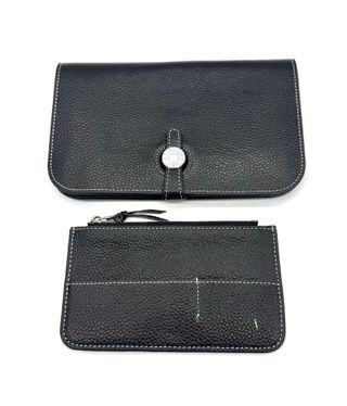 Cartera de piel negra