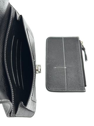 Cartera de piel negra