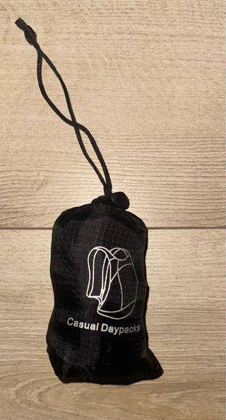 Mochila VANHEIM Negra y Roja