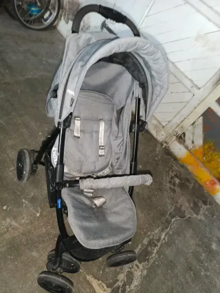 Silla de paseo bebé gris