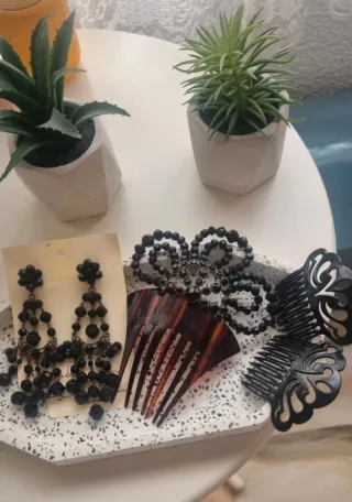 Conjunto flamenca: pendientes y peinetas