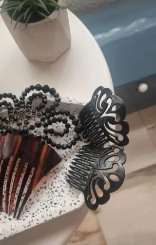 Conjunto flamenca: pendientes y peinetas