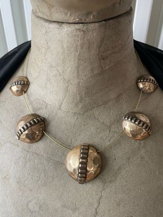 Collana Ikita Paris con elementi dorati