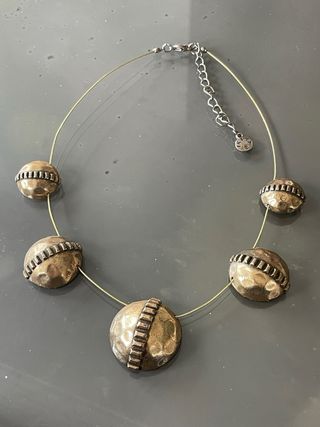 Collana Ikita Paris con elementi dorati