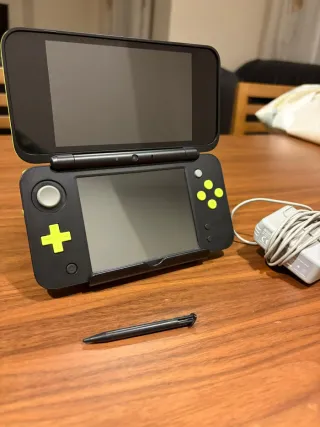 Nuovo Nintendo 2DS XL Immacolata