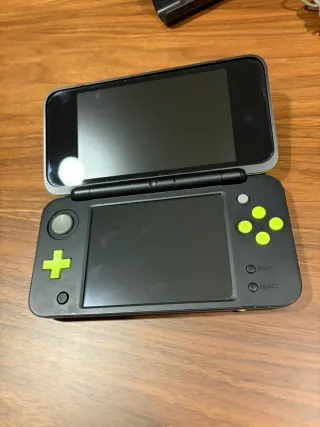 Nuovo Nintendo 2DS XL Immacolata
