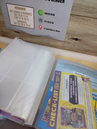 LOTE 3 ÁLBUM FÚTBOL, CROMOS, CARTAS LIGA