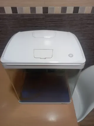 Acuario blanco