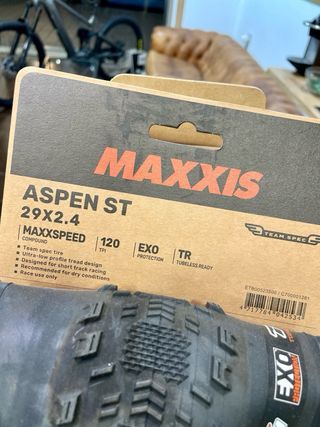 Cubierta Maxxis Aspen ST 29x2.4 120TPI