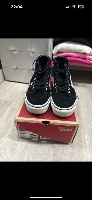 Botas Vans Negras con Lunares Blancos