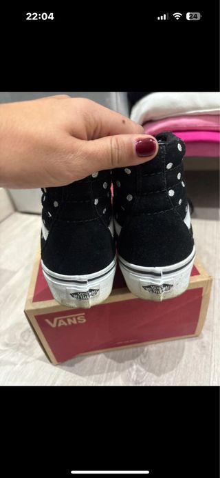 Botas Vans Negras con Lunares Blancos