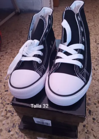 Zapatillas Ivanca Custom Negras y Blancas Talla 32