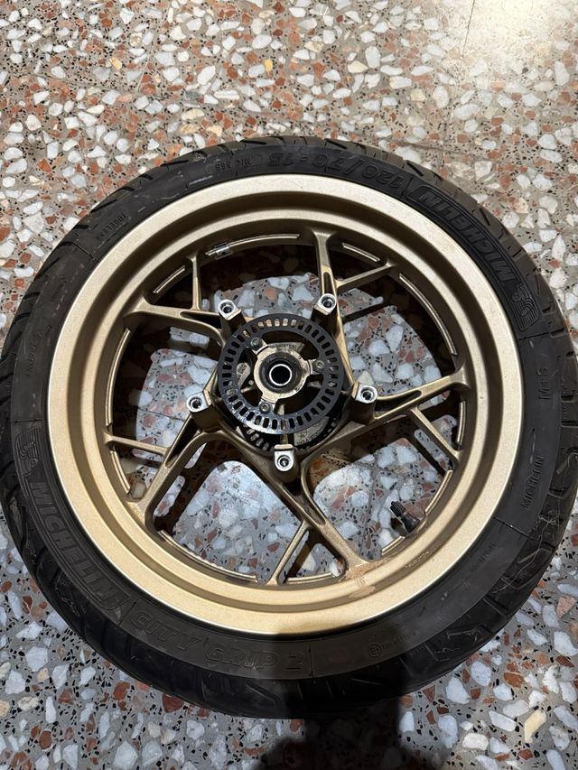 Llanta Michelin City Grip 2 Xmax