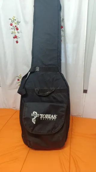 Bajo Tobías glowlerV