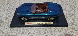 Coche Jaguar XK180 1:18