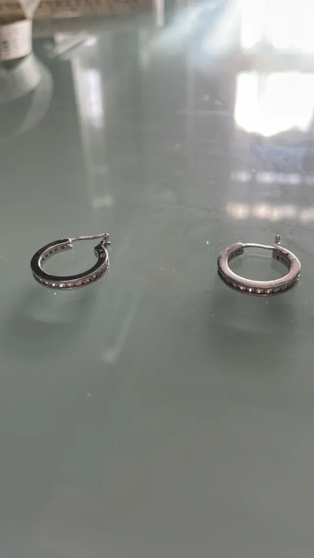 Orecchini cerchio argento zirconi