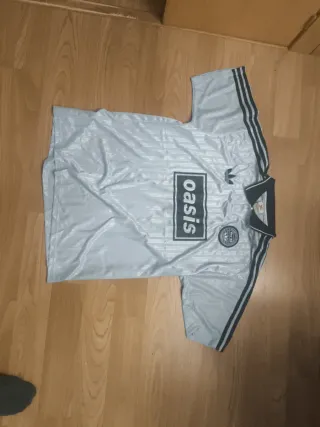 Camiseta Adidas Oasis Gira 2025 Talla xL