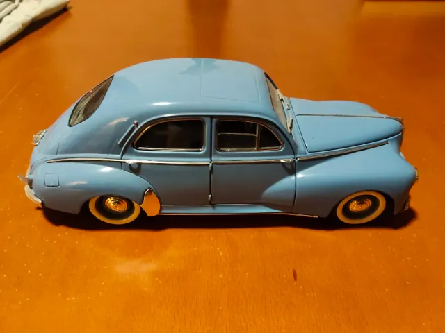 Peugeot 203  Escala 1:24
