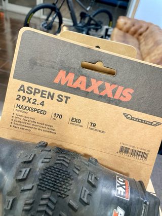 Cubierta Maxxis Aspen ST 29x2.4 170TPI