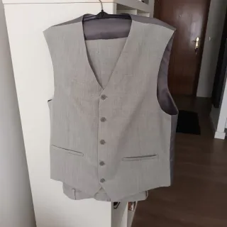 Traje de caballero gris