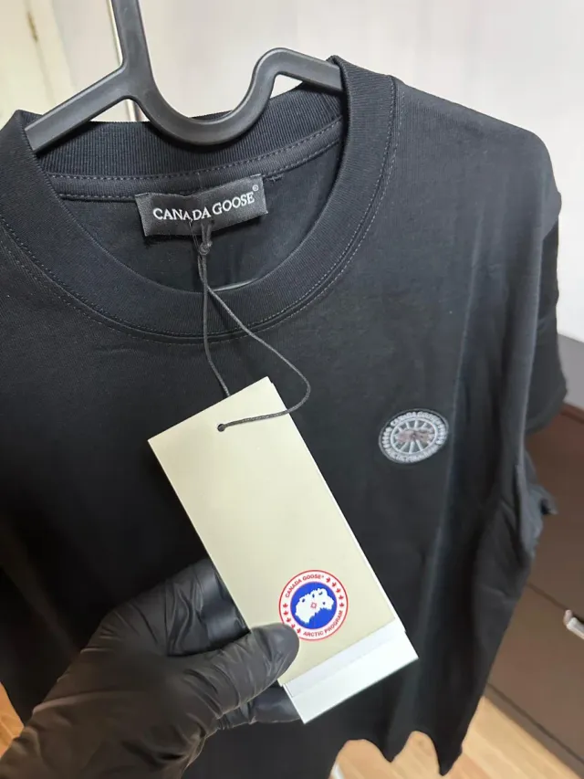 Camiseta Canada Goose Negra