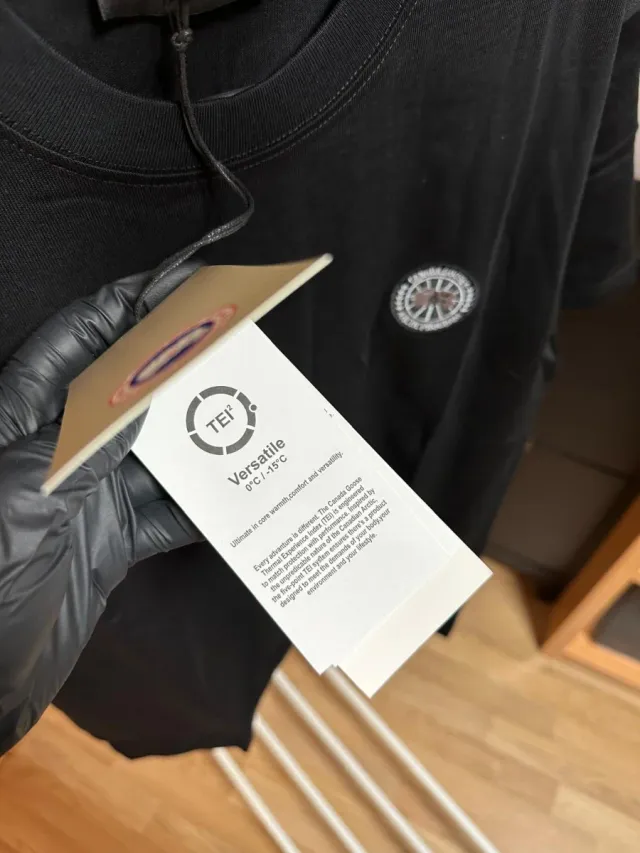 Camiseta Canada Goose Negra