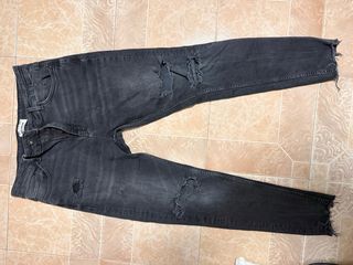 Vaqueros Pull&Bear negros rotos